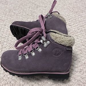 Girls hiking boots